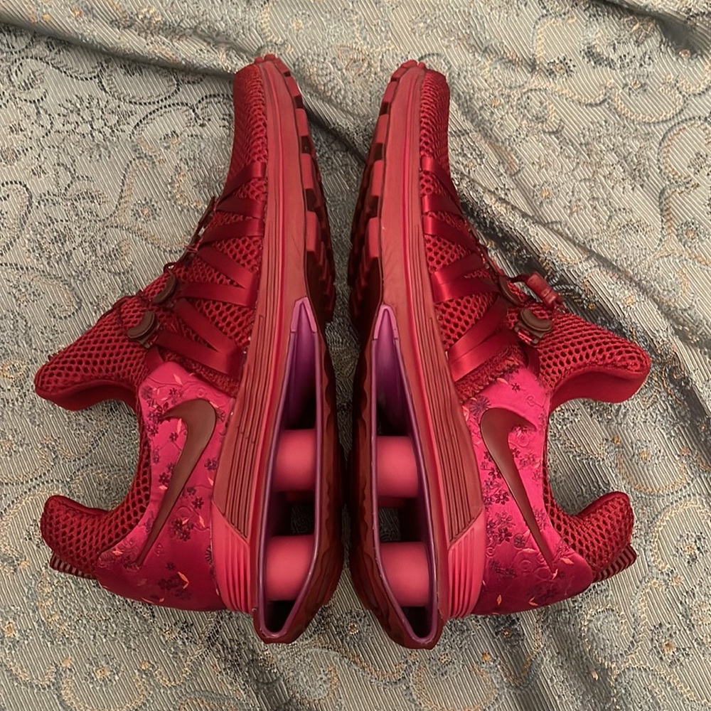Nike Wmns Shox Gravity 'Wild Cherry' Sneakers. Excellent Condition